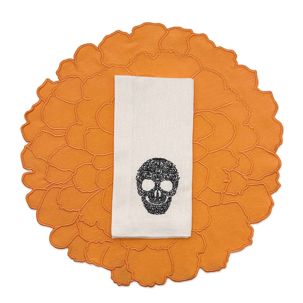 Mantel individual en forma de Cempasúchil con servilleta con calaca bordada, el set perfecto para mesas del Día de Muertos, marca Zash