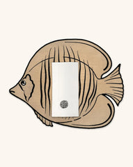 Mantelería La Mar con Individuales Pez Bordados en Yute y Servilletas de Lino con Bordado de Coral Negro. Set para 4 personas