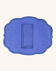 Mantelería Sofía con Individual y Servilleta en Lino Azul y Bordado en Azul. Set para 4 personas