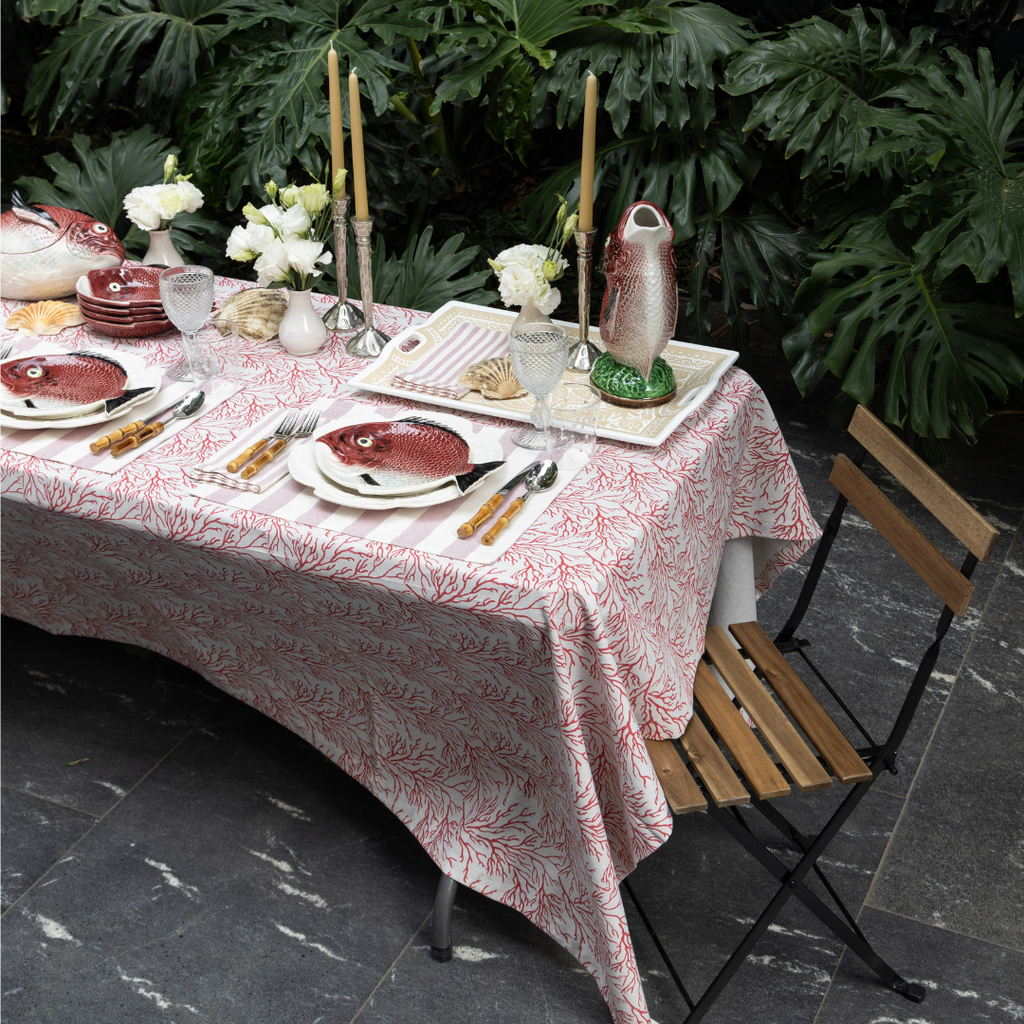 Set de 4 Individuales con Rayas Blancas y Rojas y 4 Servilletas de Loneta de Algodón con Rayas Blancas y Rojas con Bordado de Cangrejo