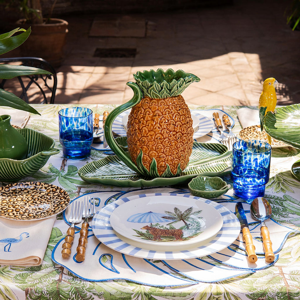 Plato Trinche Candy Cane Azul con Platos de Ensalada Leopardo con Sombrilla Azul. Set de 4.