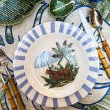 Plato Trinche Candy Cane Azul con Platos de Ensalada Leopardo con Sombrilla Azul. Set de 4.