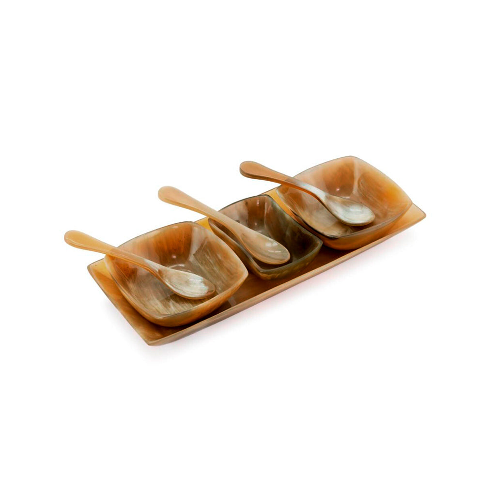Bandeja con 3 salseros y cucharitas de resina imitación cuerno 