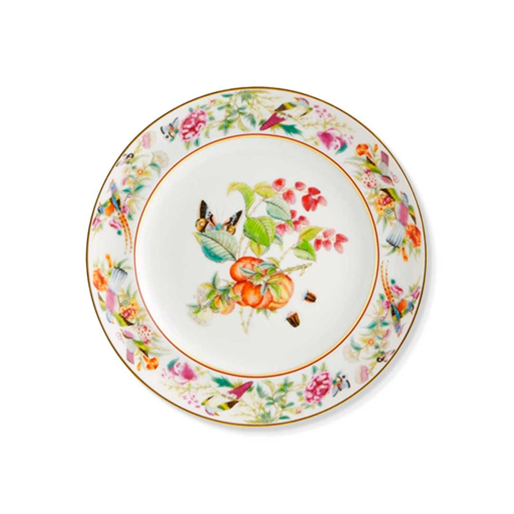 Plato de ensalada de porcelana blanca con motivos de flora y fauna en colores y orilla de oro, de la colección Paco Real de Vista Alegre