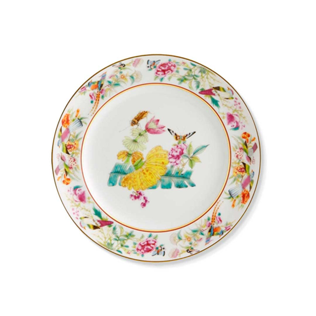 Plato de ensalada de porcelana blanco con motivos de flora y fauna en colores y con orilla de oro, de la colección Paco Real de Vista Alegre