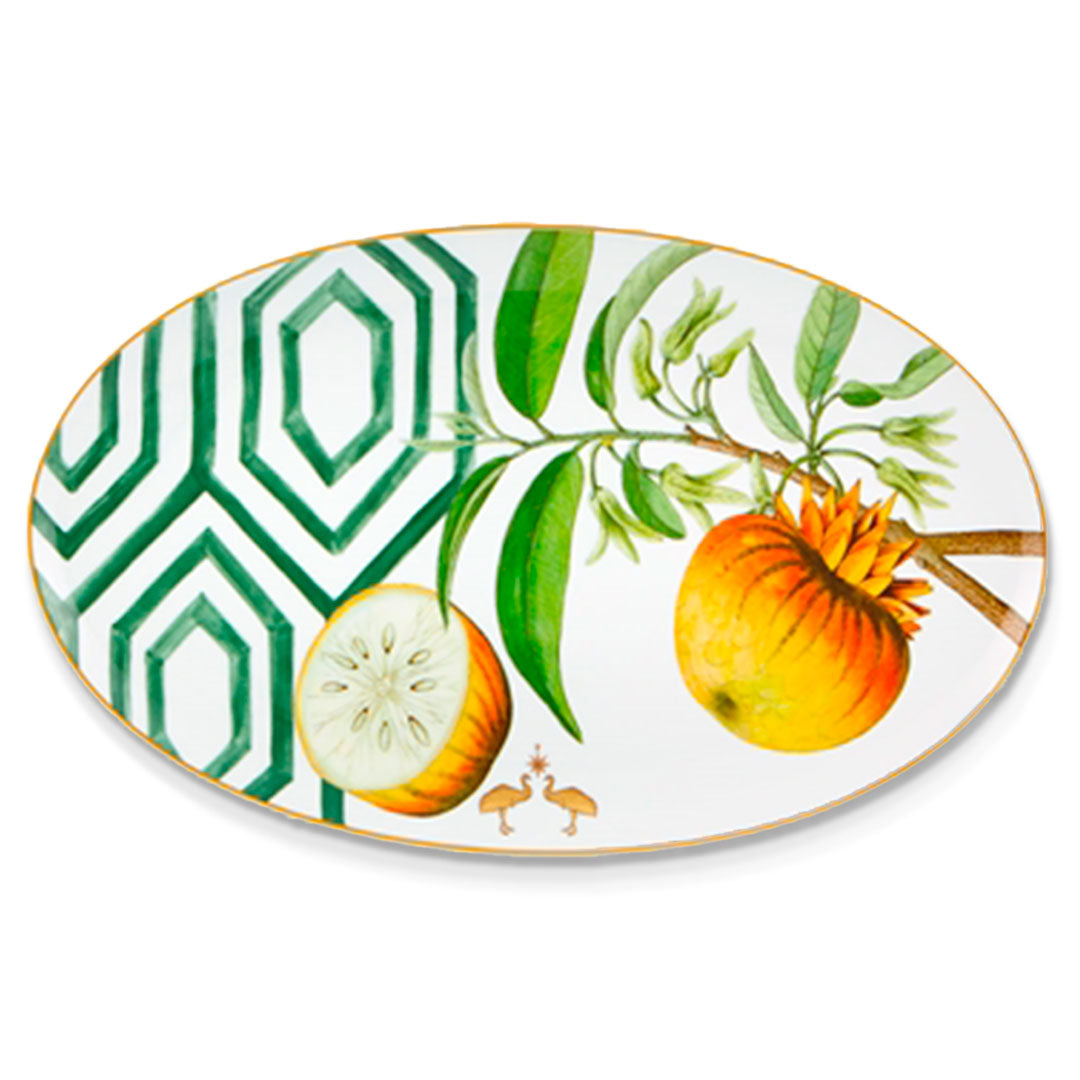 Platón ovalado grande Amazonia de porcelana con frutos y plantas de Vista Alegre, con borde de oro de 24 kilates. 