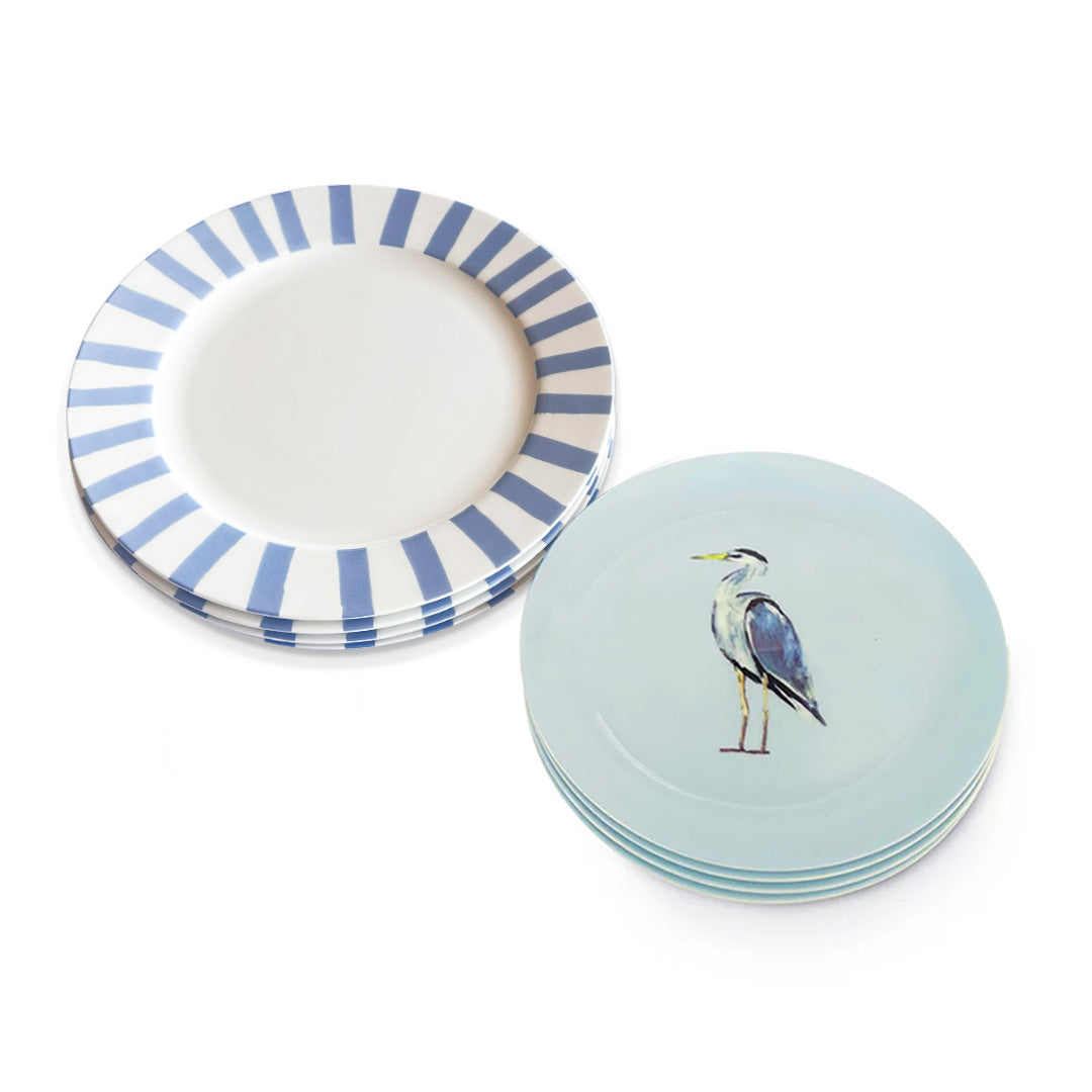 Set de vajilla de porcelana con platos trinche de ayas azules y platos de ensalada azul con una garza, marca Zash