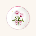 Plato Ensalada con Lisianthus Rosas y Listón Rosa