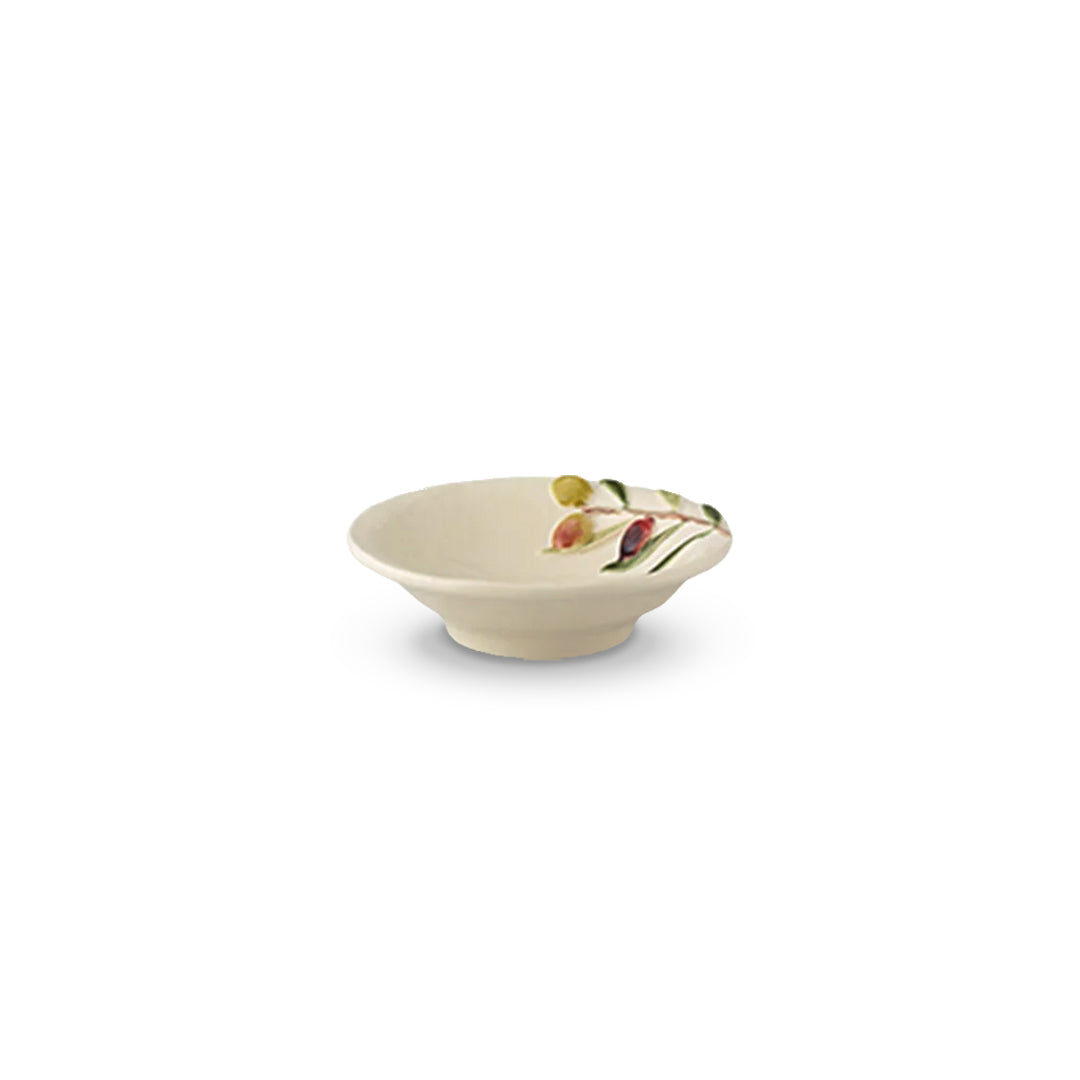 Bowl chico para servir aceitunas de cerámica beige con aceitunas de decoración, marca Bordallo Pinheiro