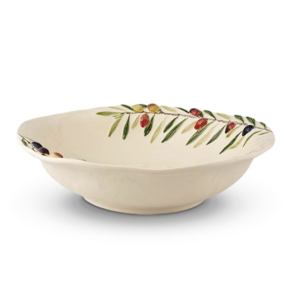 Ensaladera de cerámica beige con decoración de olivos, marca Bordallo PInheiro