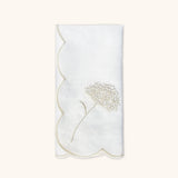 Set de Manteleria Flor Anémona en Lino Blanco con Servilleta de Lino Bordado en Ivory. 8 piezas