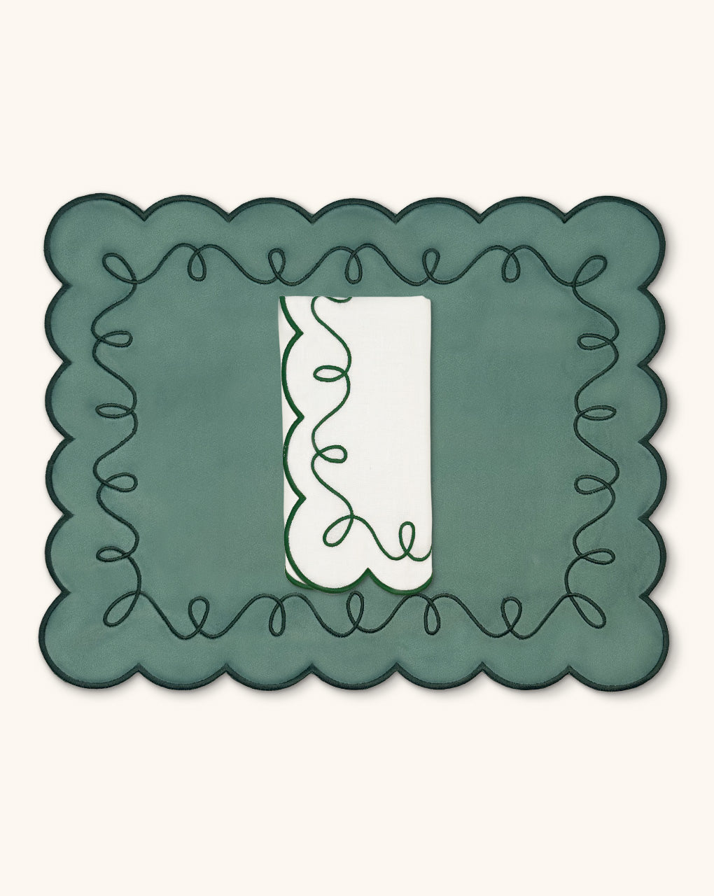 SET DE 4 INDIVIDUALES MARIA RECTANGULAR EN TERCIOPELO MINT Y 4 SERVILLETAS MARIA EN LINO BLANCO BORDADO MINT
