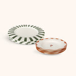 Set de Vajilla con 4 Platos Trinche Candy Cane Verde Bosque y 4 Platos Soperos con Orilla de Hongos y Hojas
