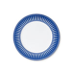 Plato para ensalada de porcelana blanca con orilla azul decorada con rayos, de la colección Identidad diseñada por Sofía Aspe Interiorismo para Zash