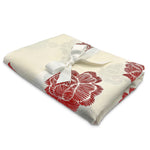 Mantel de Mesa Rectangular en Lino Blanco con Flores Rojas 5 x 2.7m, de la colección Identidad diseñada por Sofía Aspe Interiorismo para Zash