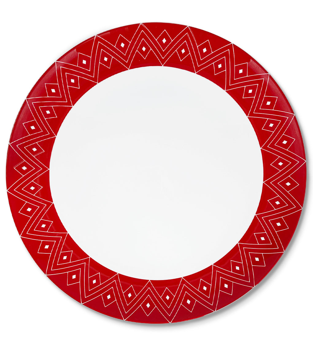 Bajoplato de porcelana blanco con borde en decoración geométrica en color rojo, de la colección Identidad diseñado por Sofía Aspe Interiorismo para Zash