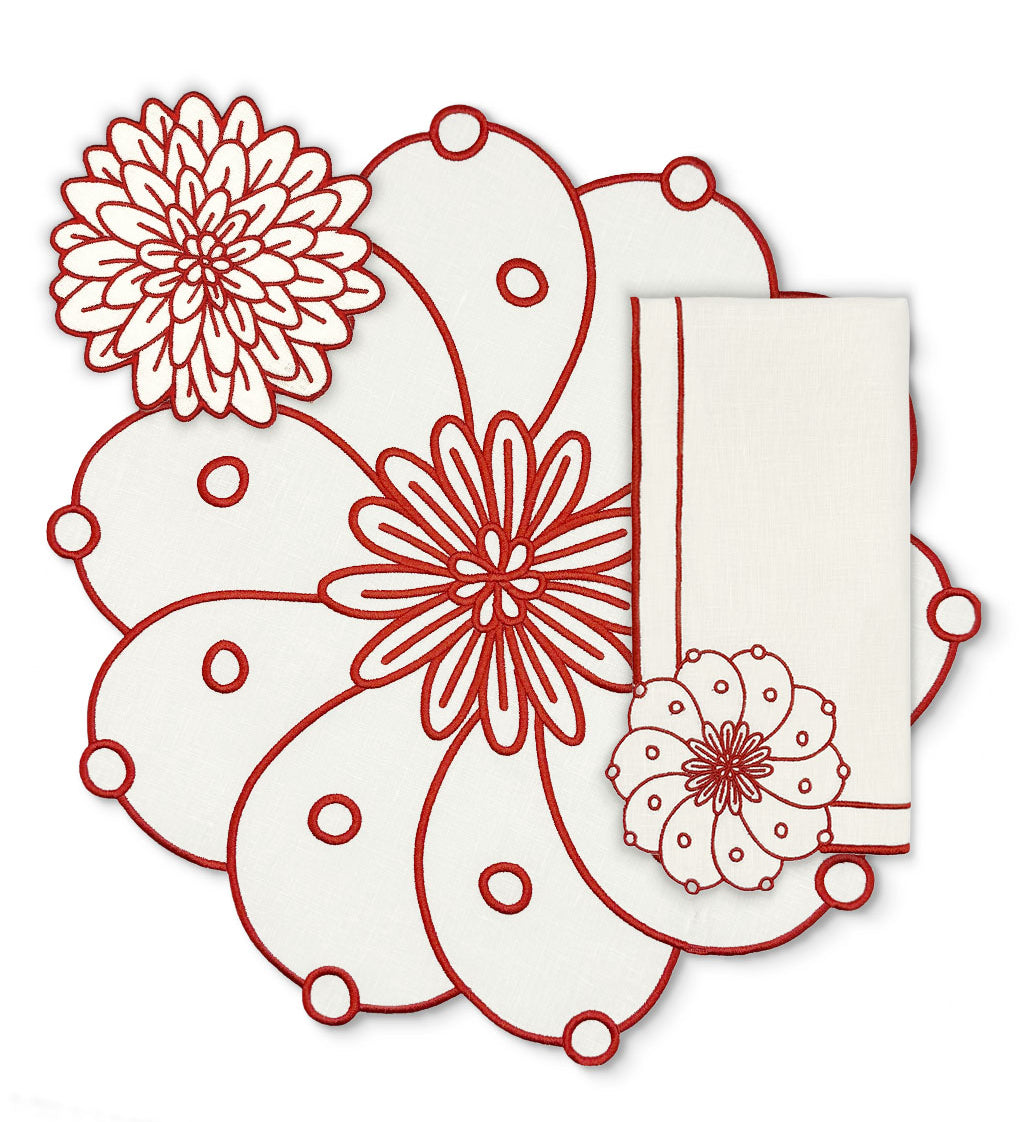 Set de Mantelería Identidad con Individuales, Servilletas y Coasters en Lino Blanco con Bordado en Rojo, diseñado por Sofía Aspe Interiorismo para Zash