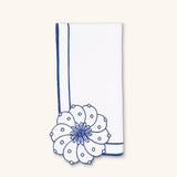 Servilletas Identidad en Lino Blanco con Bordado de Biznaga en Azul. Set de 4