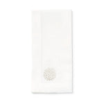 Servilleta de lino blanco con bordado de coral de mar en ivory, marca Zash