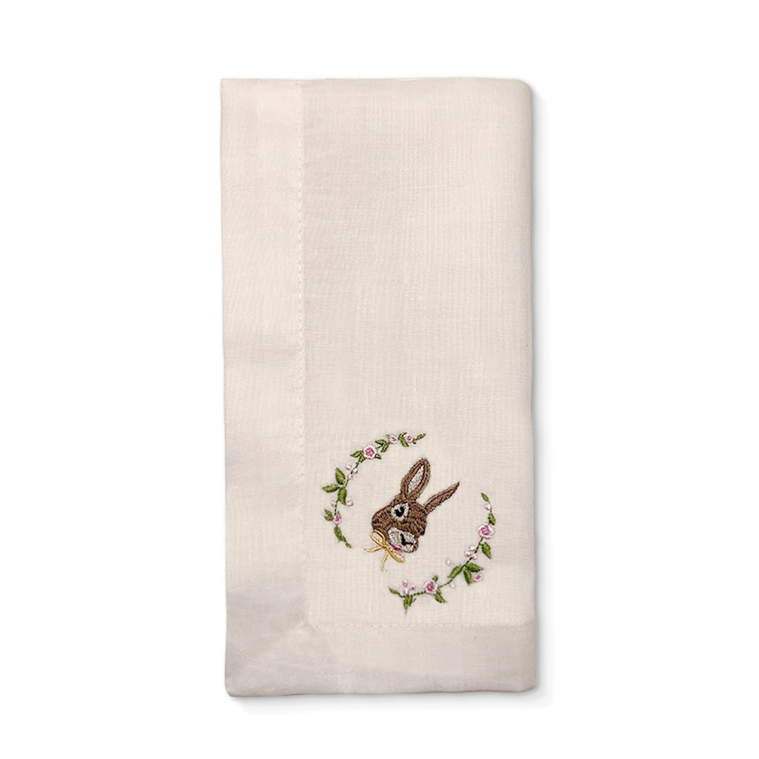 Servilleta de Lino Ivory con Bordado de Conejo de Pascua y Guirnalda de Florecitas, marca Zash
