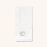 Servilletas La Mar en Lino Blanco con Bordado de Coral Ivory. Set de 4