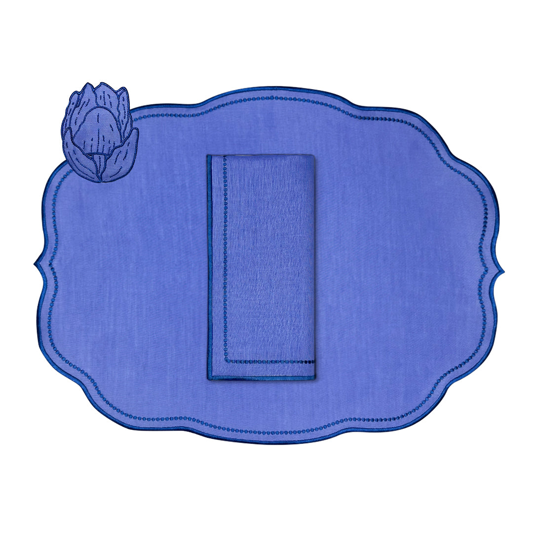 Set de mantelería completo Sofía de lino azul con bordado azul con Individual, Servilleta y Servilletero, marca Zash