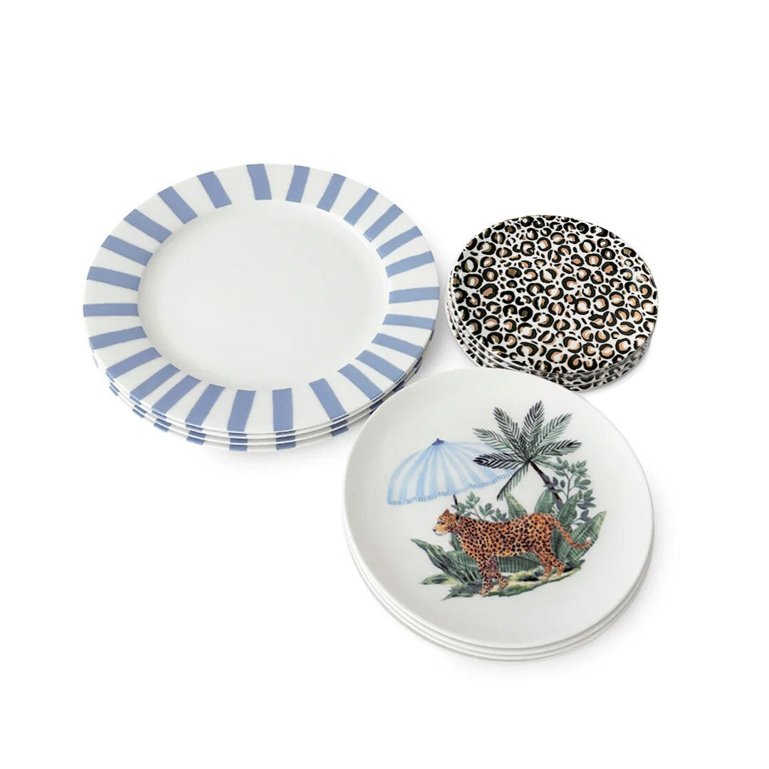 Set de vajilla de porcelana con platos trinche de rayas azules, platos de ensalada con Leopardo y sombrilla, y platos de pan de Cheetah con oro. 