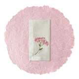 Set de mantelería con individuales en forma de flor hortensia en rosa, con servilletas de lino blanco con bordado de flor rosa, marca Zash