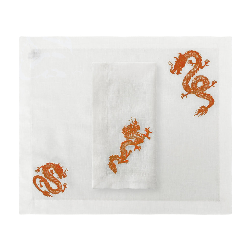 Individual con Servilleta de Lino Blanco con Bordado de Dragón Naranja. Set de 4