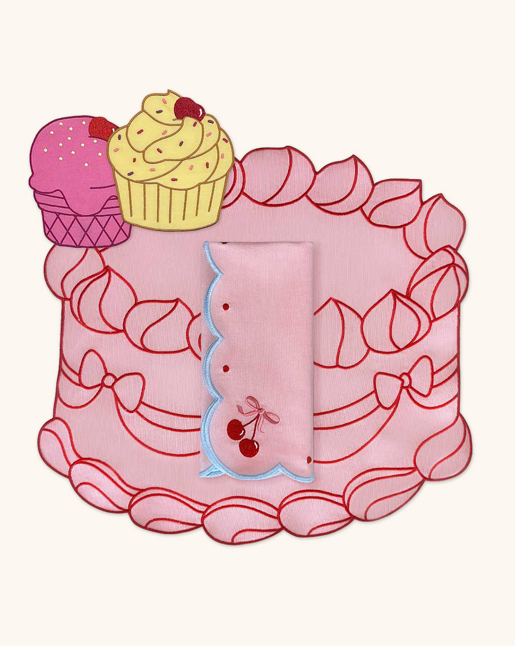 Set Completo de Mantelería con Individuales Sweet de Pastel, Servilletas Cherry en Algodón Rosa y Cocteleras en Lino con Bordado de Cupcake y Helado