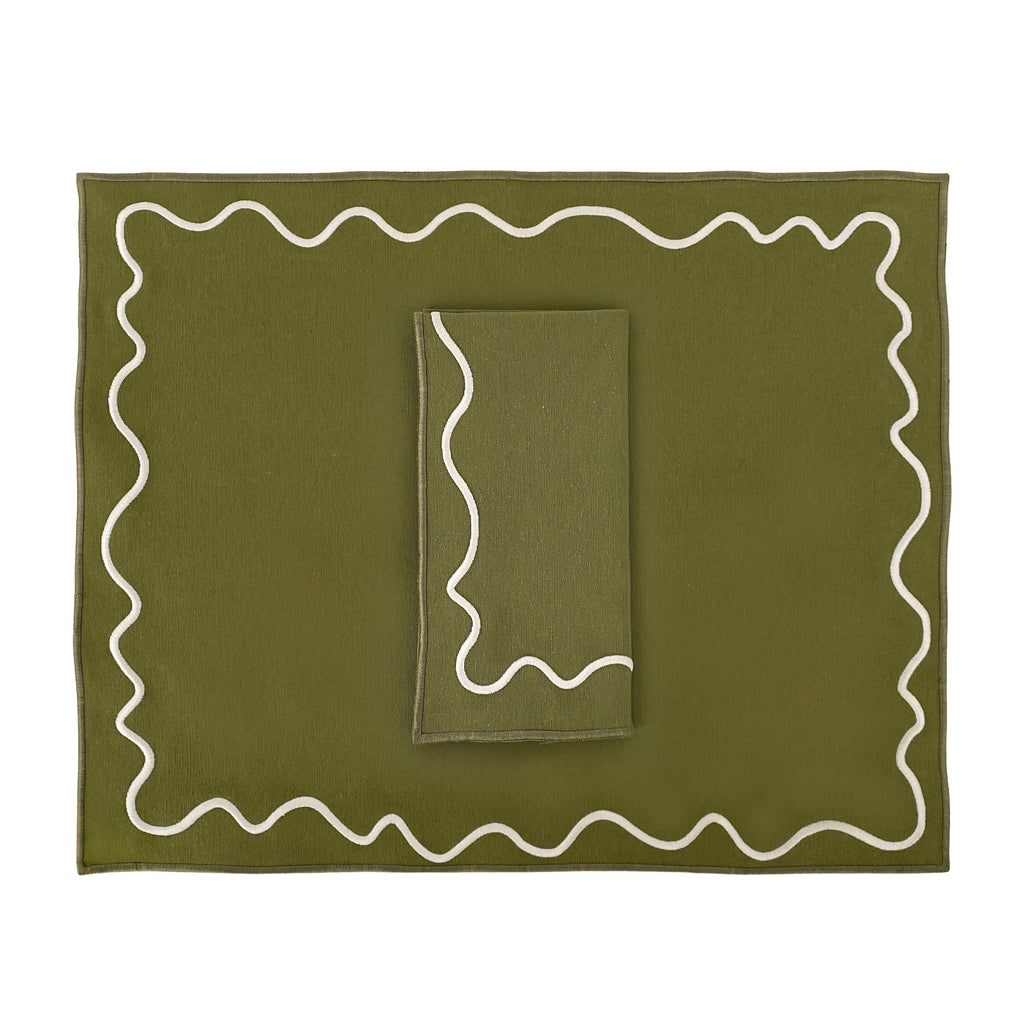 Set mantel individual con servilleta en Loneta verde olivo con ondas bordadas en Ivory de la marca Zash
