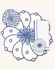 Set de Mantelería Identidad con Individuales, Servilletas y Coasters en Lino Blanco con Bordado en Azul . Set para 4 personas
