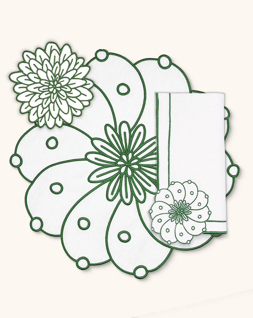 Set de Mantelería Identidad con Individuales, Servilletas y Coasters en Lino Blanco con Bordado en Verde