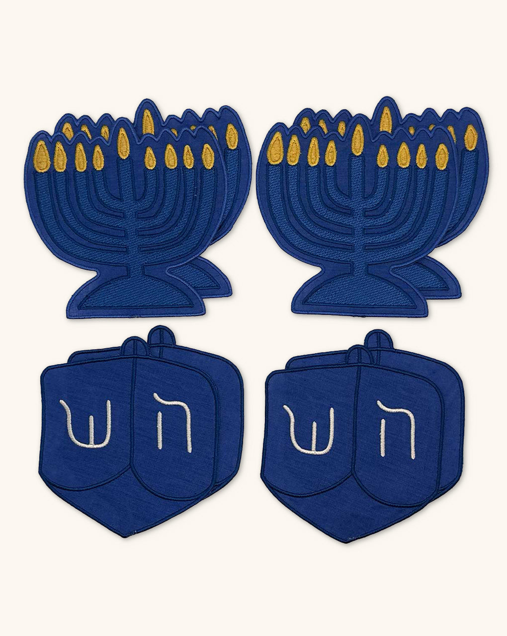 Set de Mantelería con Cocteleras en Forma de Menorah y en Forma de Dreidel de Lino Azul