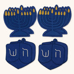Set de Mantelería con Cocteleras en Forma de Menorah y en Forma de Dreidel de Lino Azul