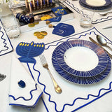 Juego de 4 Manteles Individuales Regina en Loneta Blanca con Ondas en Azul.