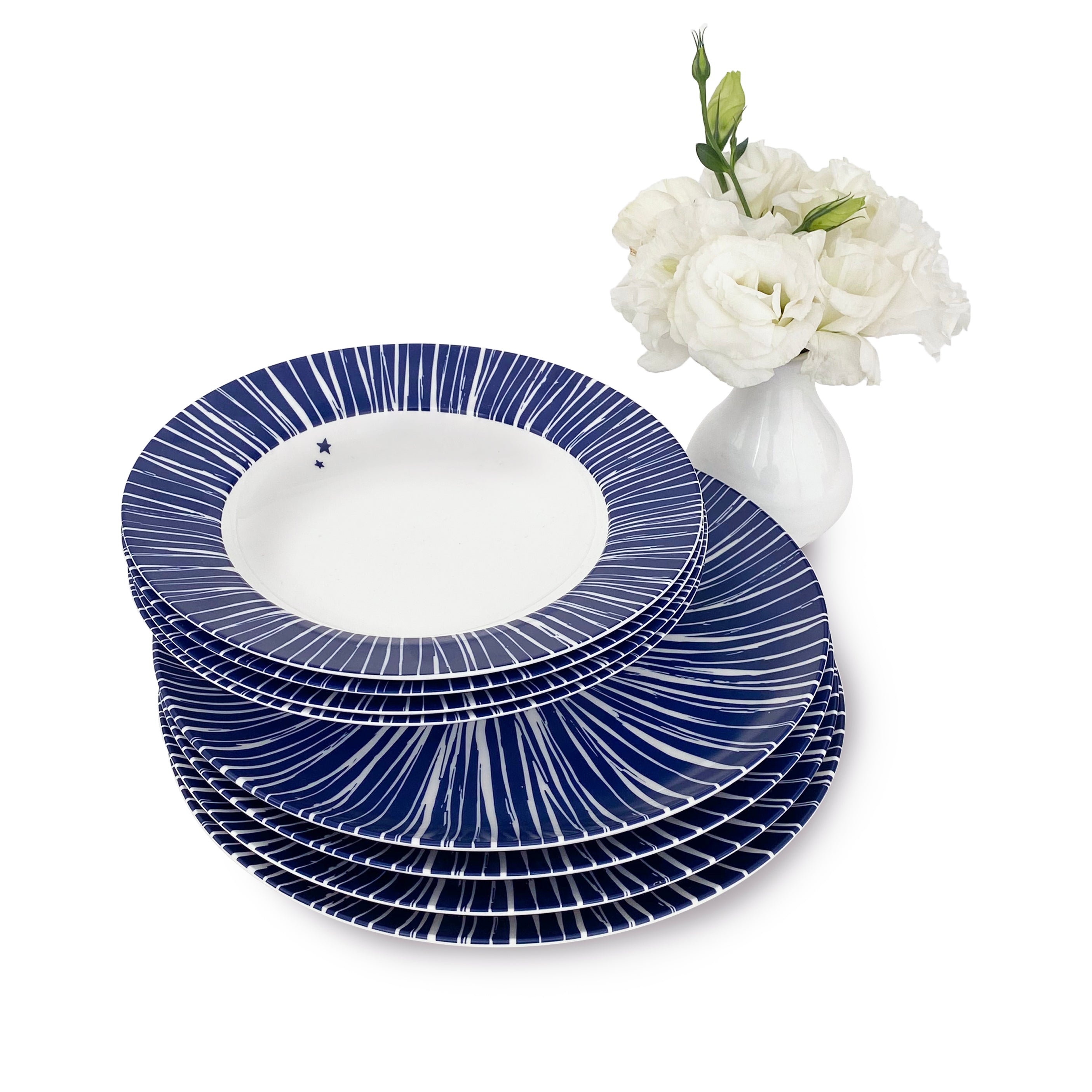 Set de vajilla con 4 platos trinche grande azules con rayas blancas y 4 platos soperos marca Zash