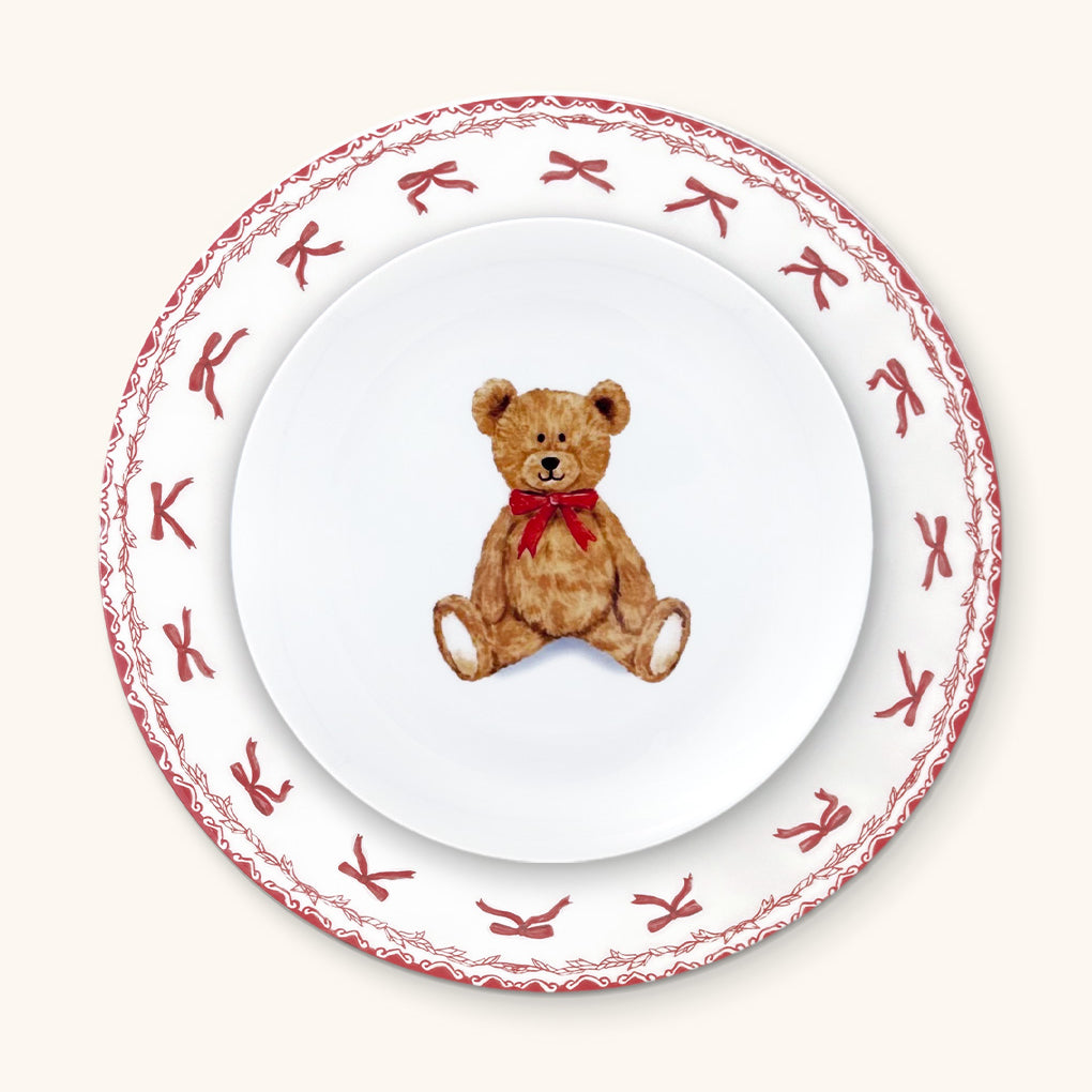 Vajilla con Plato Ensalada con Teddy Bear y Plato Trinche Con Guirnalda Roja de Moños