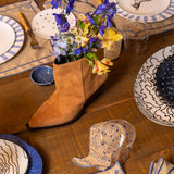 Cocteleras de Bota en Lino Caramelo con Bordado Azul. Set de 4
