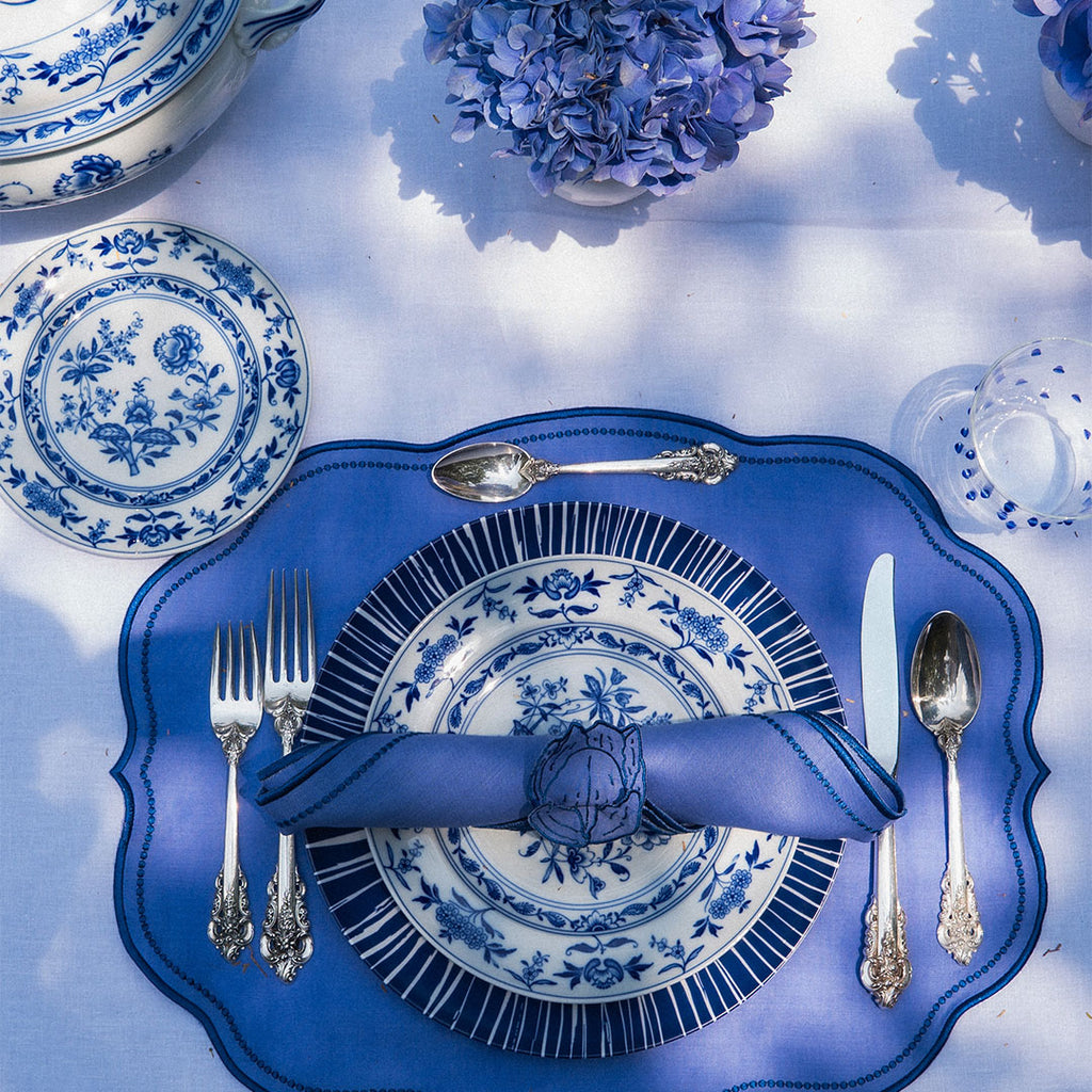 Servilleta Sofía en Lino Azul con Bordado Azul. Set de 4