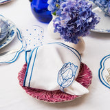 Servilletero de Tulipán en Lino Blanco con Bordado Azul. Set de 4