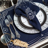 Servilletero Talismán en Lino Azul Marino con Bordado Plateado. Set de 4