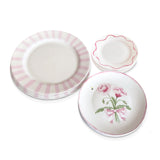 Vajilla con Platos Trinche Candy Cane Rosa Claro, Plato Ensalada con Lisianthus Rosas y Plato para Pan con Ondas en Rosa. Set de 4