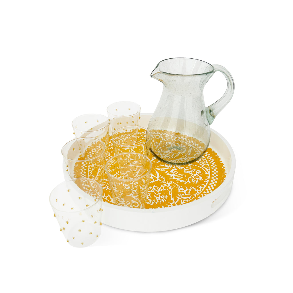 Zashpack set con charola artesanal redonda en amarillo con vasos con puntitos amarillos y jarra de vidrio transparente