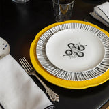 Servilleta de Lino con Orilla en Negro y Ojo Bordado. Set de 4