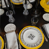 Servilleta de Lino con Orilla en Negro y Ojo Bordado. Set de 4