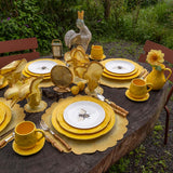 Set de Mantelería Vivi con Individuales y Servilletas en Lino Amarillo con Bordado de Pelitos. Set para 4 personas