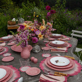 Vajilla con Platos Trinche y Pan de Repollo Rosa Flamingo y Platos para Ensalada con Hongo. Set para 4 personas