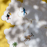 Set de 4 Cocteleras Tropic Rectangular Lino Blanco Bordado Aves Palmera y Chango