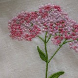 Servilleta en Lino Blanco con Bordado de Flor Rosa, Set de 4